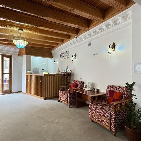 בוקורו Mahbubakhon Guest House In Old City מראה חיצוני תמונה