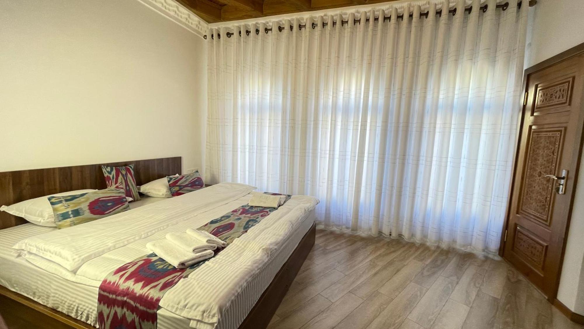 בוקורו Mahbubakhon Guest House In Old City מראה חיצוני תמונה
