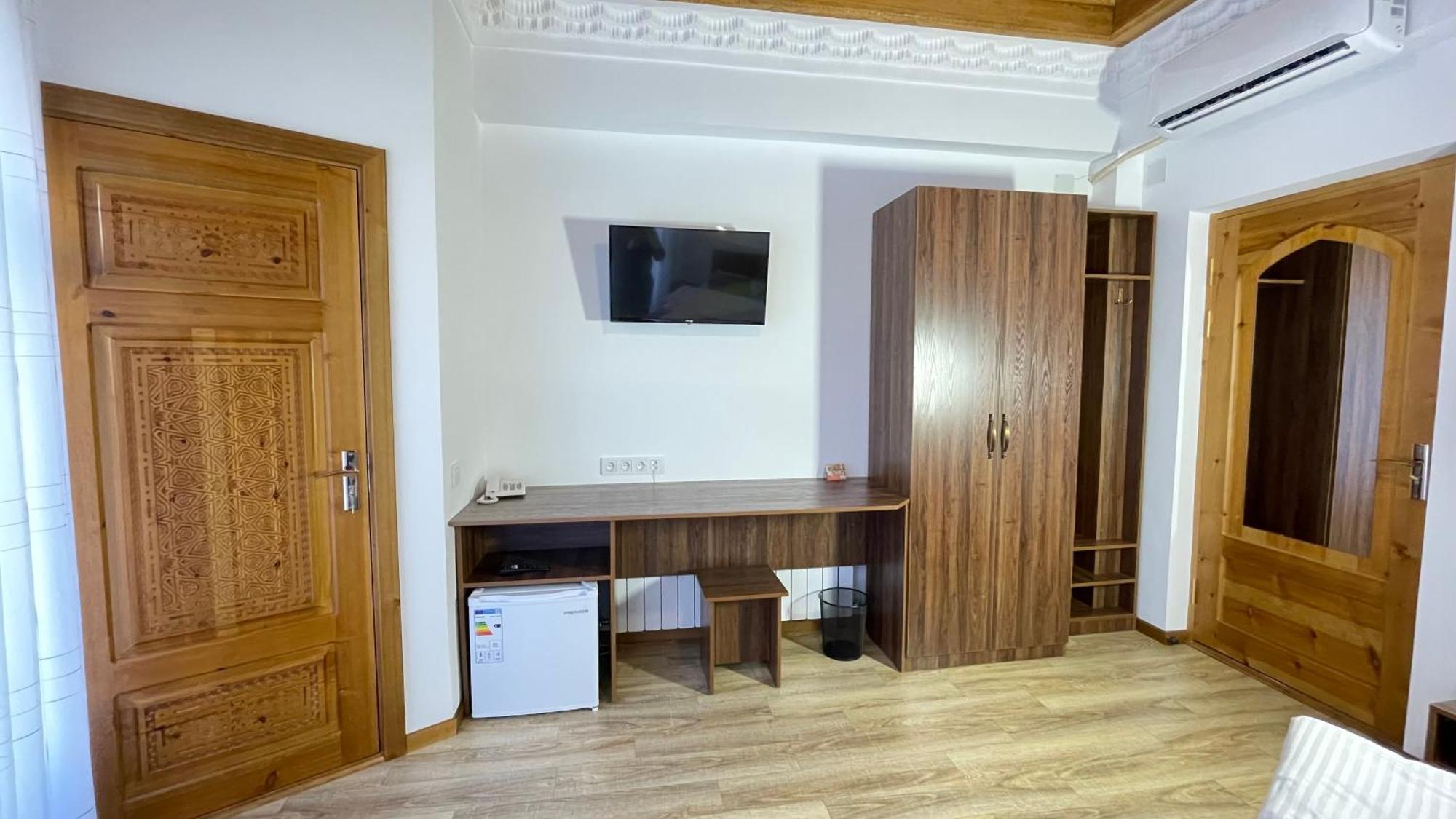 בוקורו Mahbubakhon Guest House In Old City מראה חיצוני תמונה