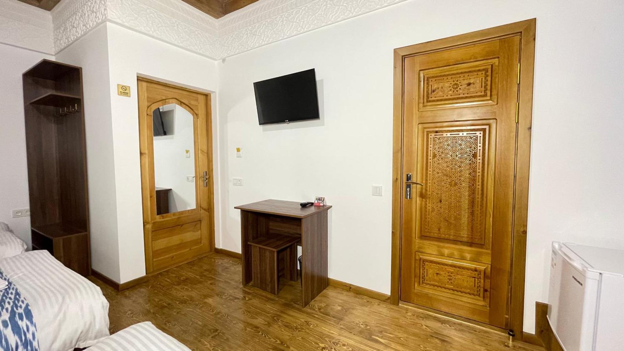 בוקורו Mahbubakhon Guest House In Old City מראה חיצוני תמונה