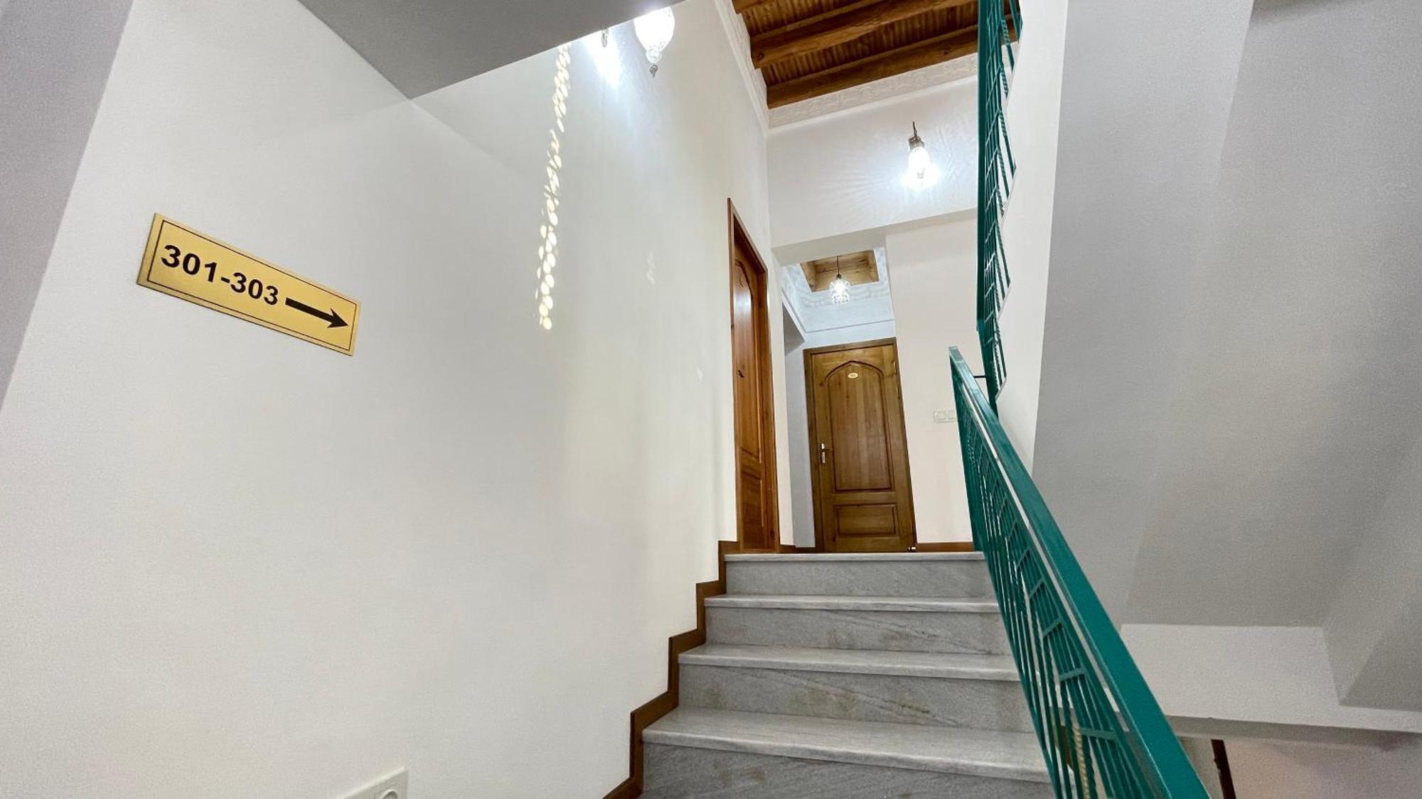 בוקורו Mahbubakhon Guest House In Old City מראה חיצוני תמונה