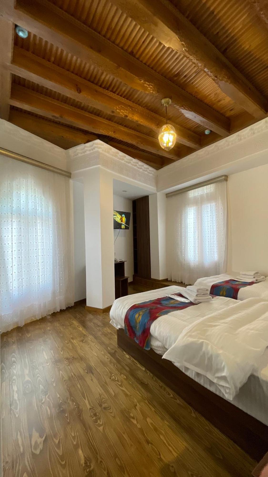 בוקורו Mahbubakhon Guest House In Old City מראה חיצוני תמונה