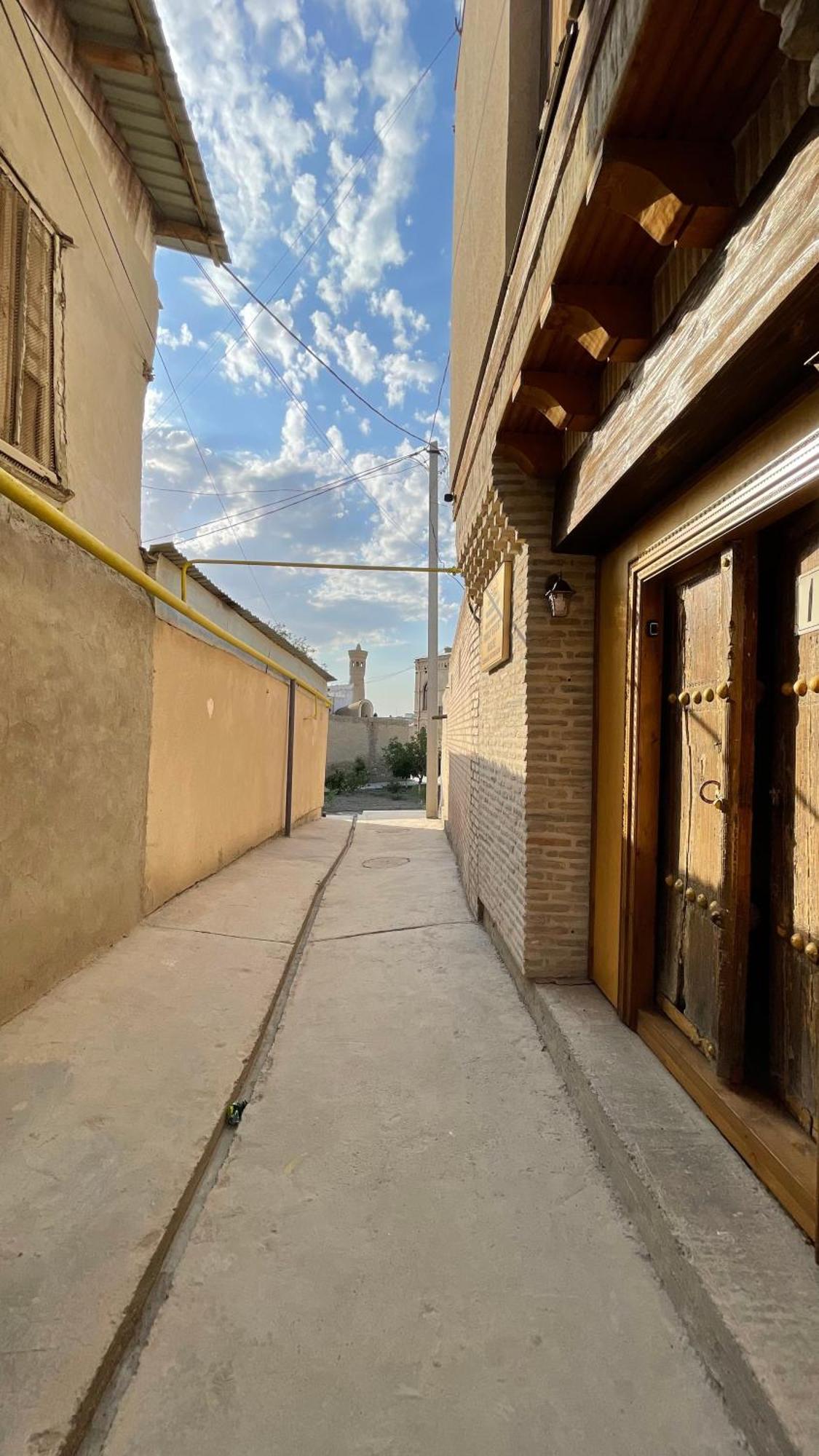 בוקורו Mahbubakhon Guest House In Old City מראה חיצוני תמונה
