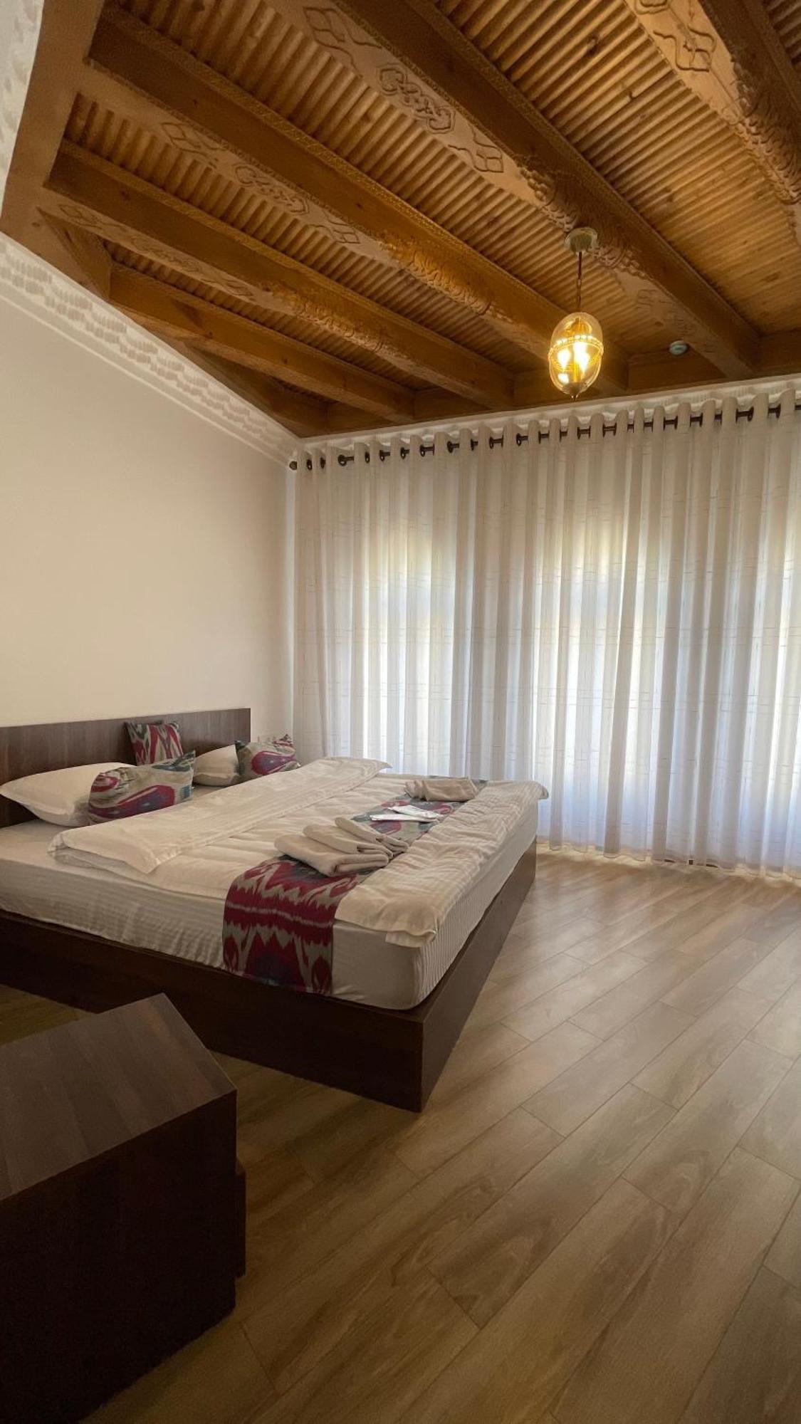 בוקורו Mahbubakhon Guest House In Old City מראה חיצוני תמונה