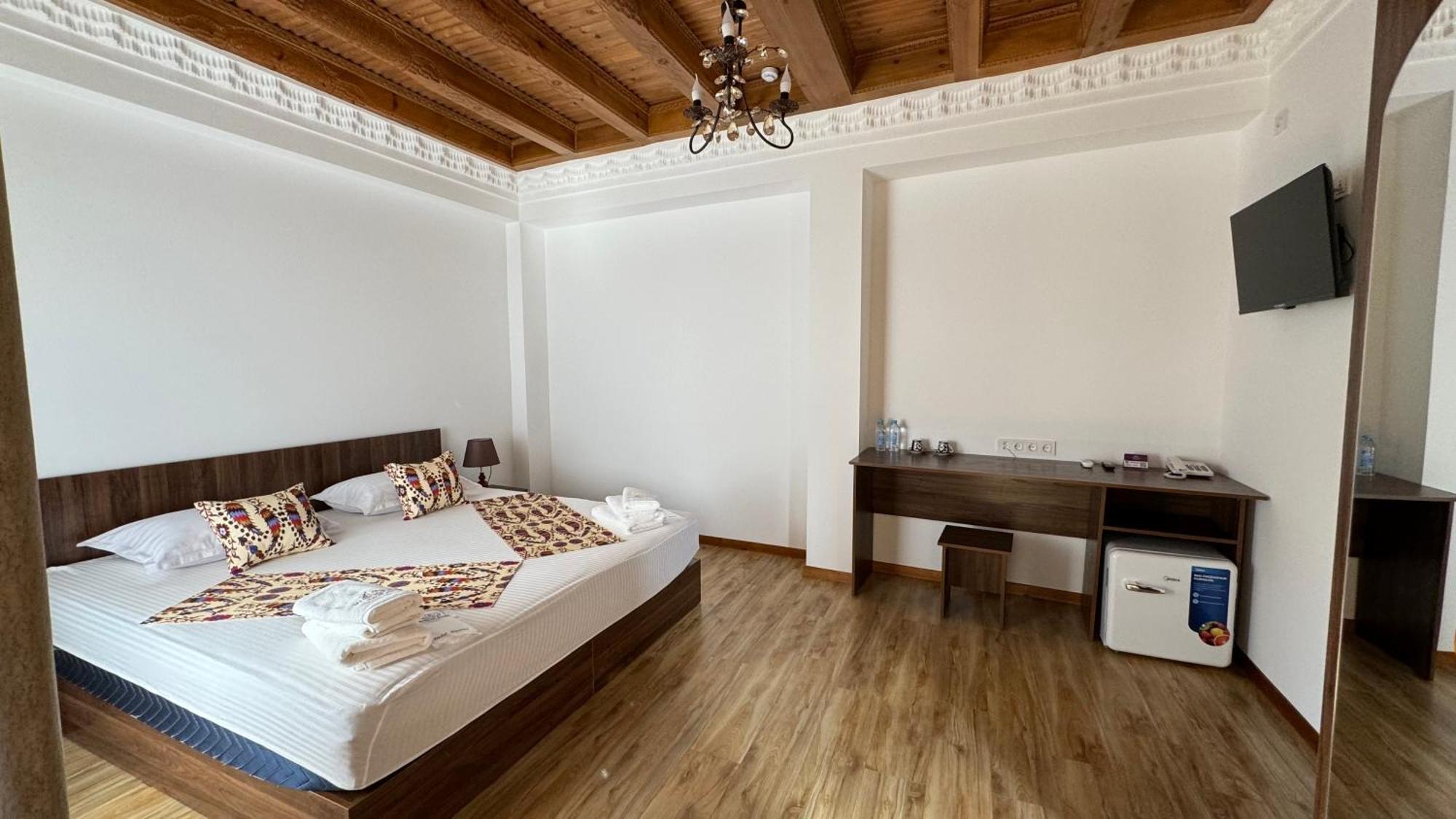 בוקורו Mahbubakhon Guest House In Old City מראה חיצוני תמונה