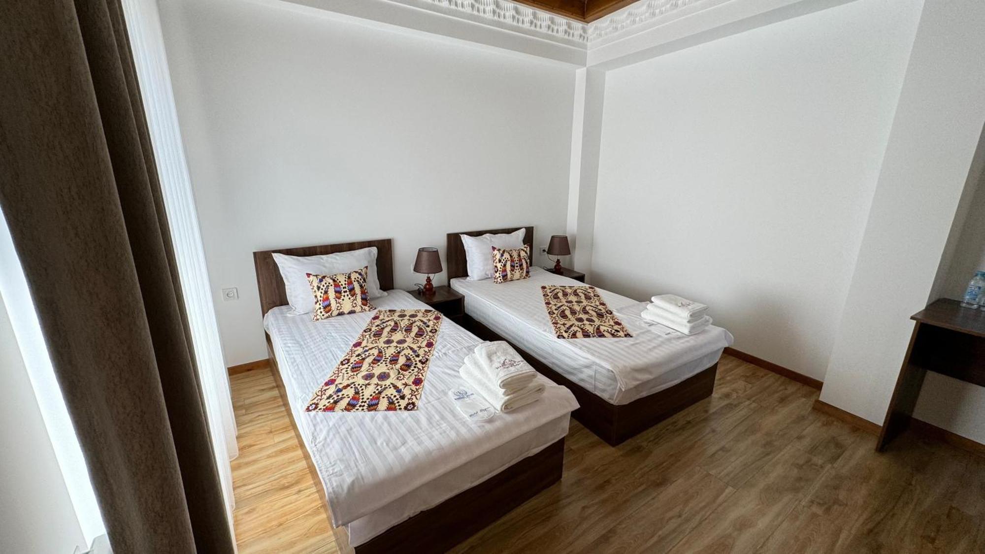 בוקורו Mahbubakhon Guest House In Old City מראה חיצוני תמונה