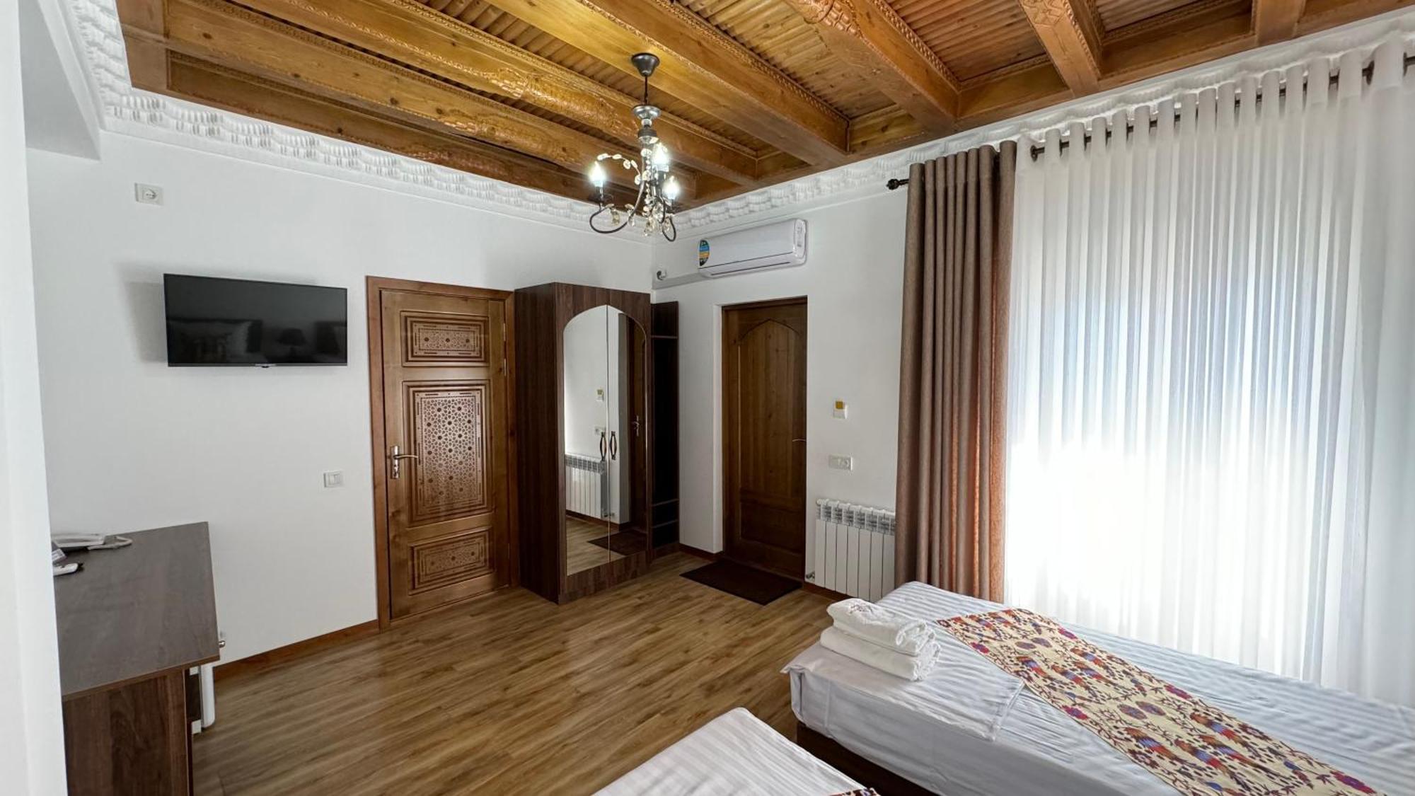 בוקורו Mahbubakhon Guest House In Old City מראה חיצוני תמונה