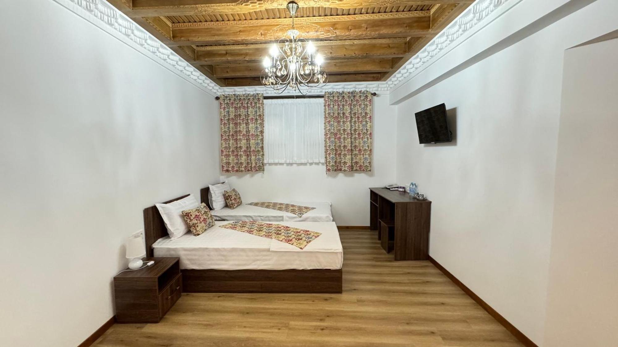 בוקורו Mahbubakhon Guest House In Old City מראה חיצוני תמונה