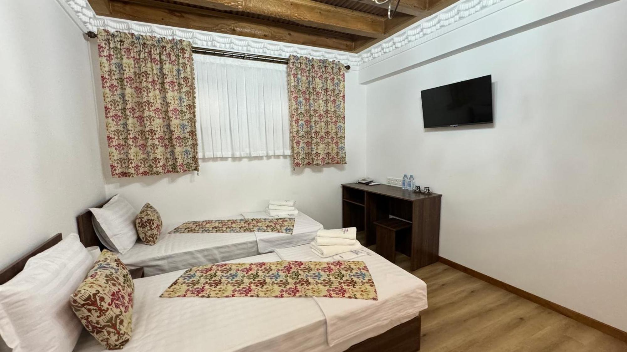 בוקורו Mahbubakhon Guest House In Old City מראה חיצוני תמונה